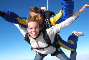 Saut à deux en parachute à gagner