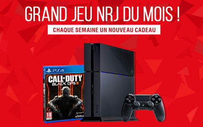 Console de jeux PS4 avec un jeu vidéo