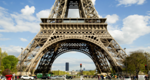 Billet gratuit à la tour Eiffel pour chaque petit Parisien
