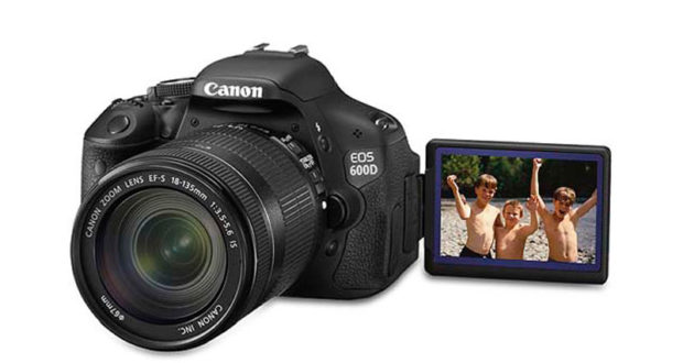 Appareil photo Reflex Canon avec objectif