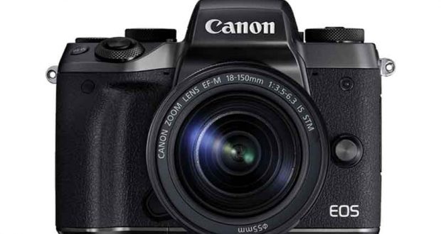 2 appareils photo Canon EOS M5 avec 1 objectif