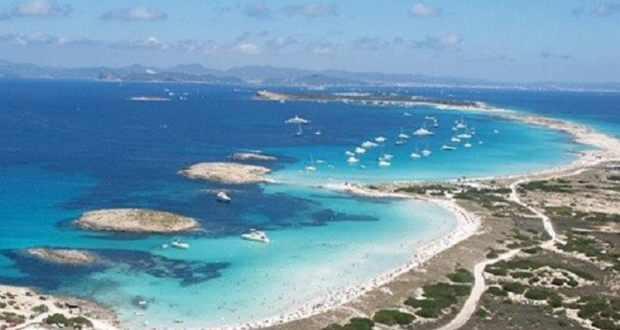 Billets d'avion AR à destination de Formentera en Espagne