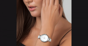 Une montre Jade So Charm ornée de cristaux Swarovski offerte