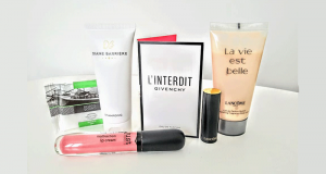 Lot de produits de soins (crème - make up...) offert