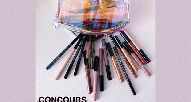 Lot de maquillage contenant 10 Color Pencil et 14 Smoky Shadow