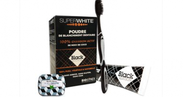 Testez la routine dentaire SUPERWHITE BLACK EDITION