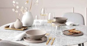 12 coffrets de vaisselle Villeroy & Boch offerts (300€ chacun)