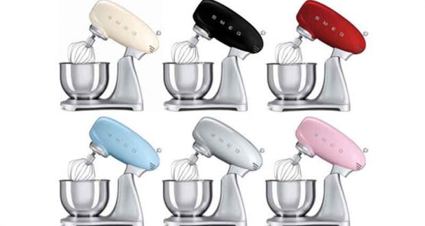 7 robot pâtissier sur socle SMEG offerts