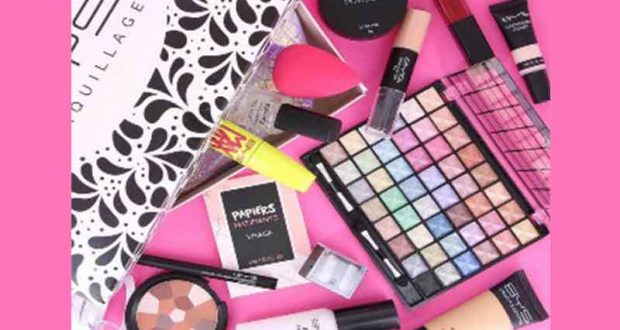 9 coffrets maquillage BYS offerts