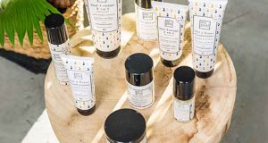 11 Lots de 8 produits de cosmétiques Au Poil offerts
