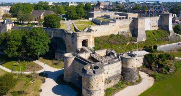 Entrée et spectacle gratuit au château de Caen