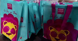 Distribution gratuite des Sacs cabas