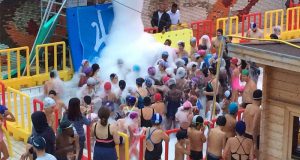 Entrée gratuite pour la Soirée mousse de la Piscine de la Butte aux Cailles