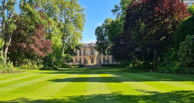 Visite Gratuite du jardin de l'Hôtel de Matignon