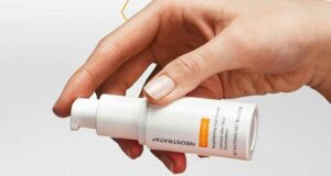 30 Contours des Yeux Illuminateur NEOSTRATA à tester